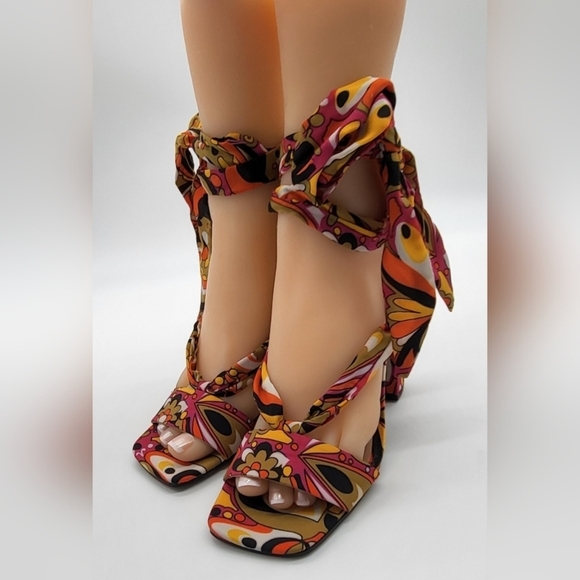 2493- INC International Concepts LAEELIAF Women's Sandals Size 6.5 NWT - Picture 2 of 11